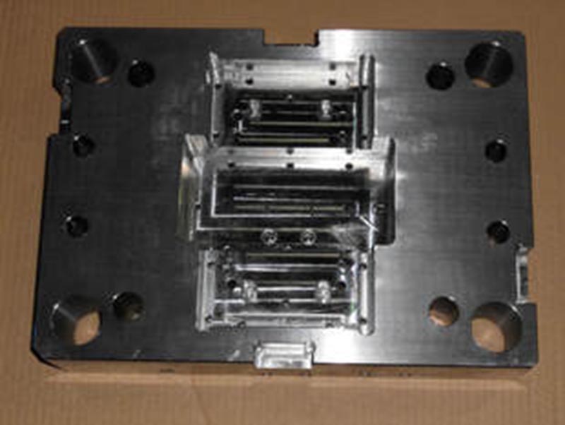 长子精密塑料模-06